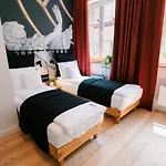 Schoeps By Renters Posen