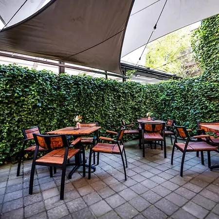 Schoeps 公寓式酒店 4*
